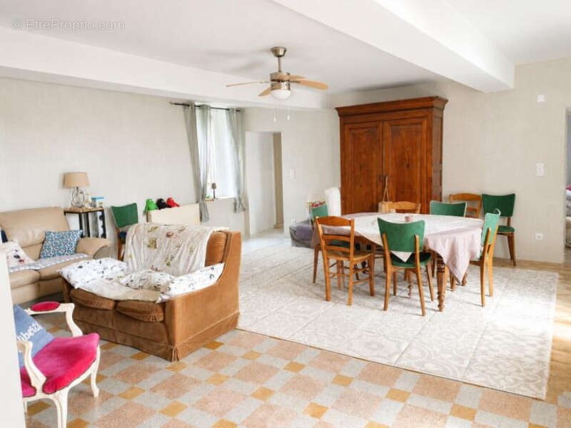 Maison à SAINTE-RADEGONDE