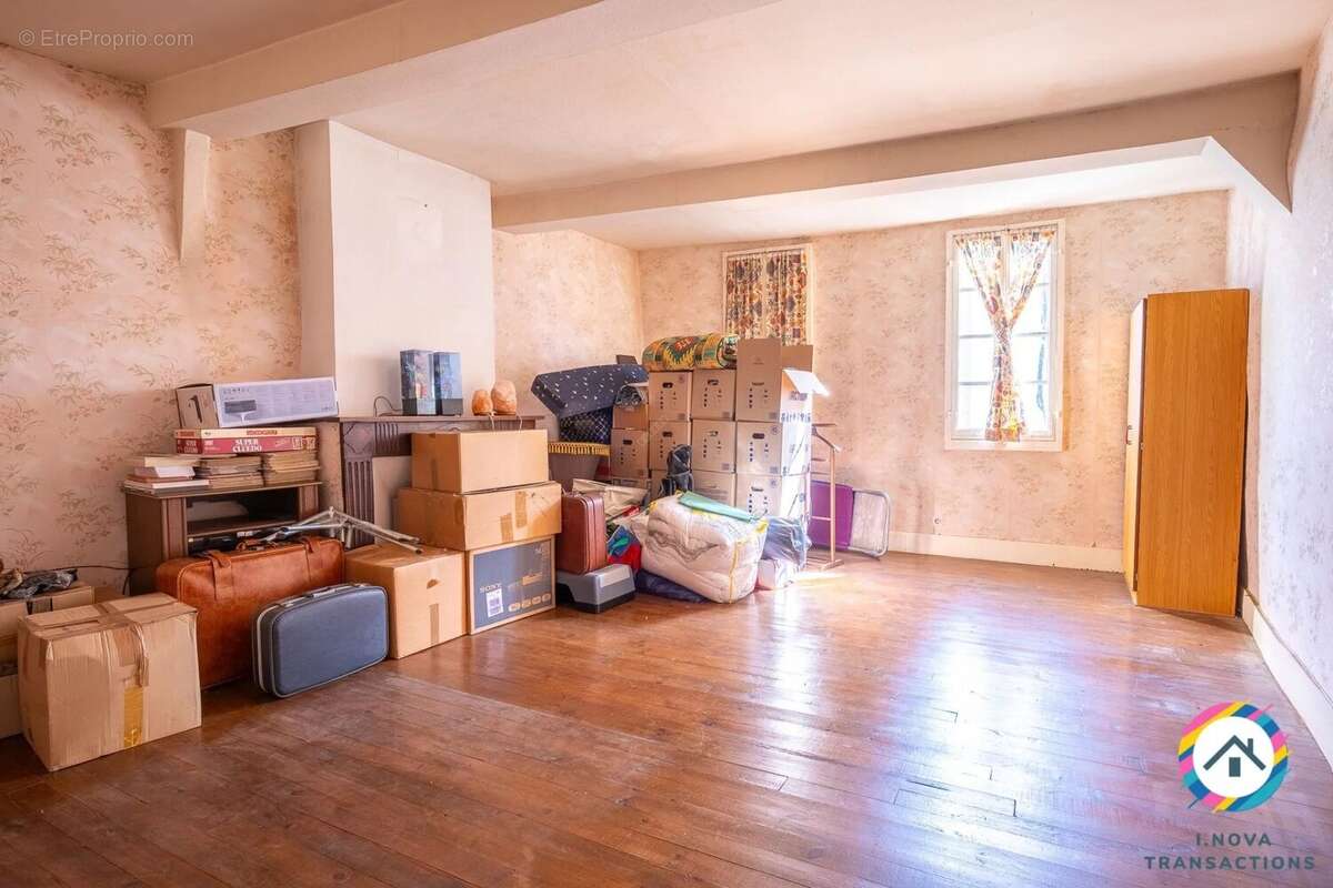 Maison de ville 118 m² – Terrasse / cour  – Dépendance – Combles aménageables – Centre Mazères - photo 13