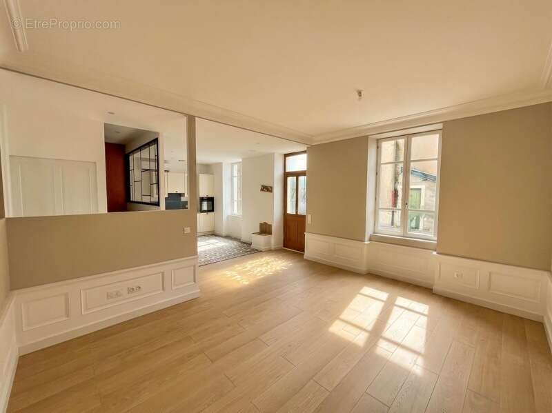 Maison à PONT-DE-CHERUY