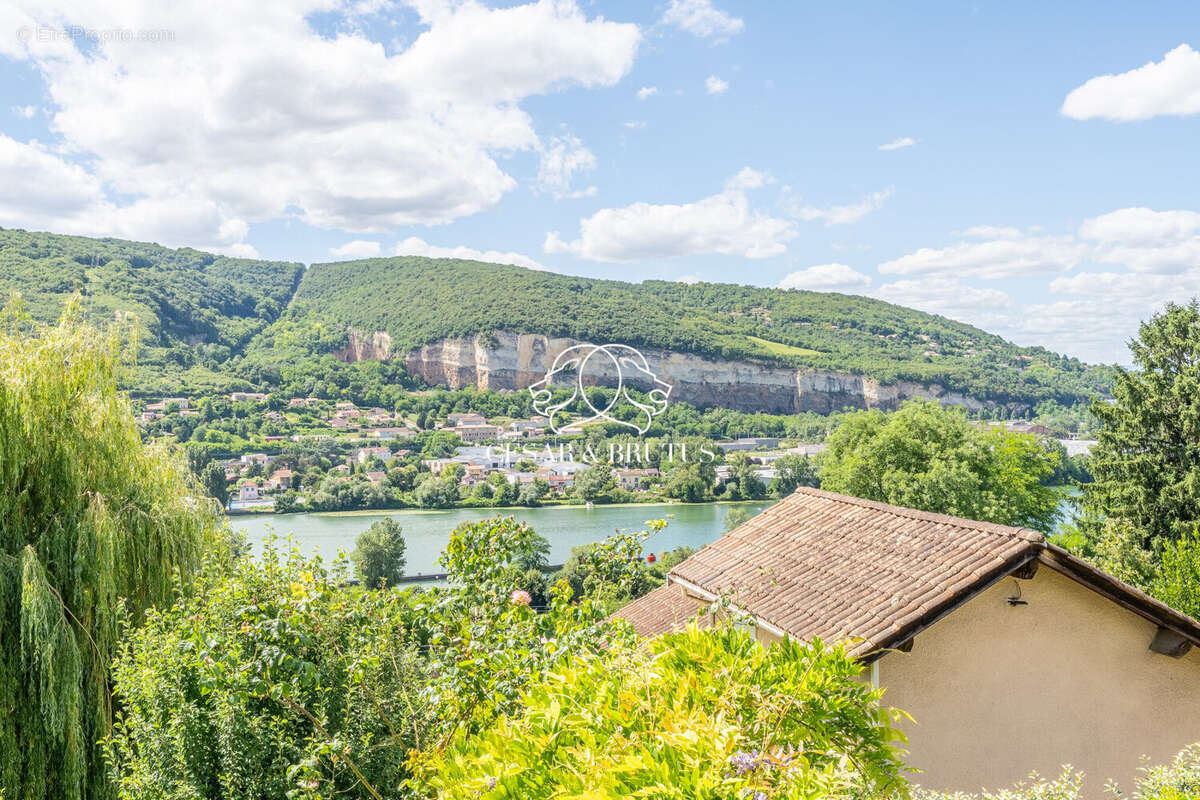 Maison 205 m² à Rochetaillee-Sur-Saone  - photo 8