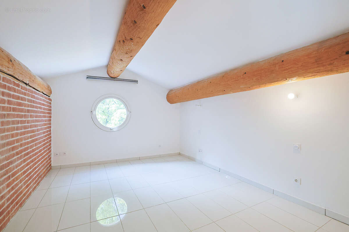 Maison à LA ROQUEBRUSSANNE