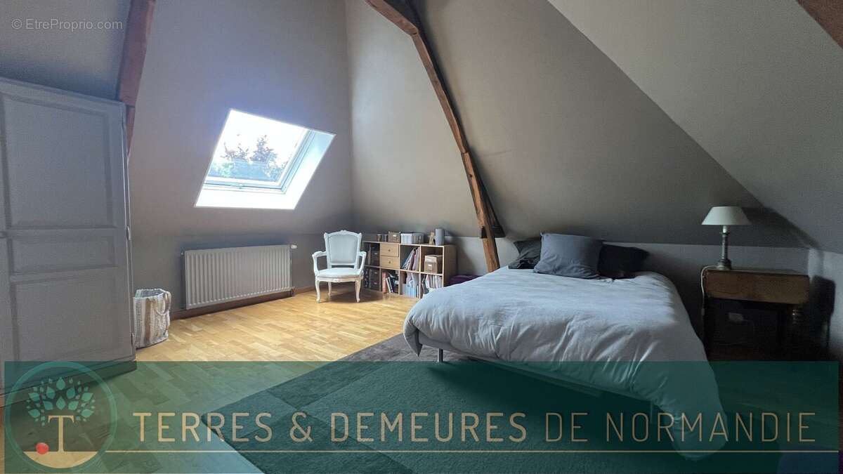 A vendre Authentique demeure normande 260m² issue de deux longères, 5 chambres, dépendances et jardin paysager 3400m², environne - photo 10