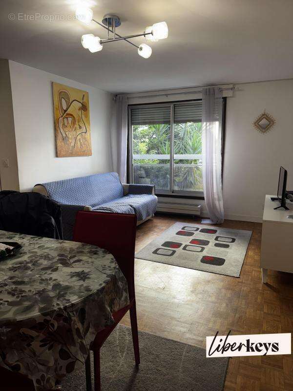 Appartement à SURESNES