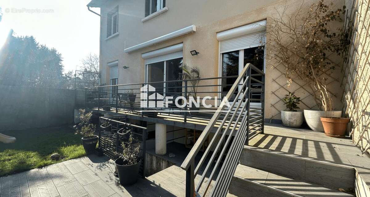 Maison à L&#039;HAY-LES-ROSES