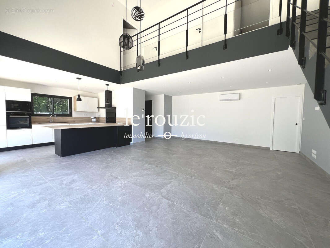 Maison 130 m² à Locqueltas  - photo 2