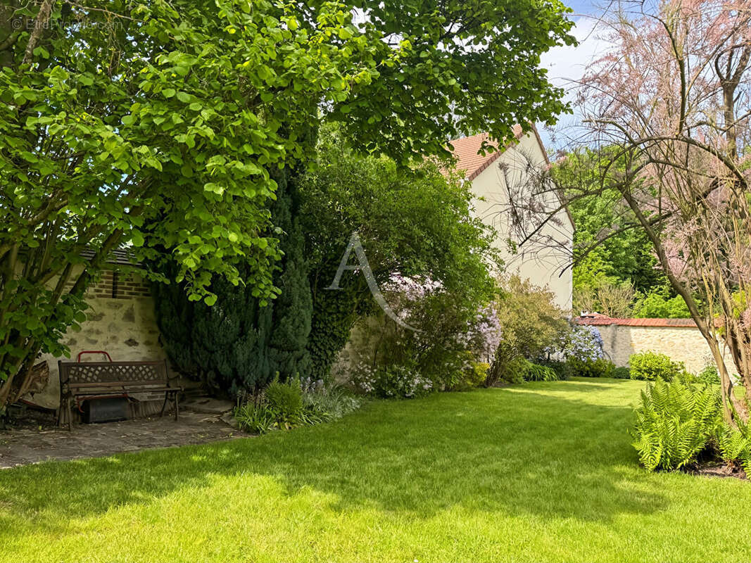 Maison à MORIGNY-CHAMPIGNY