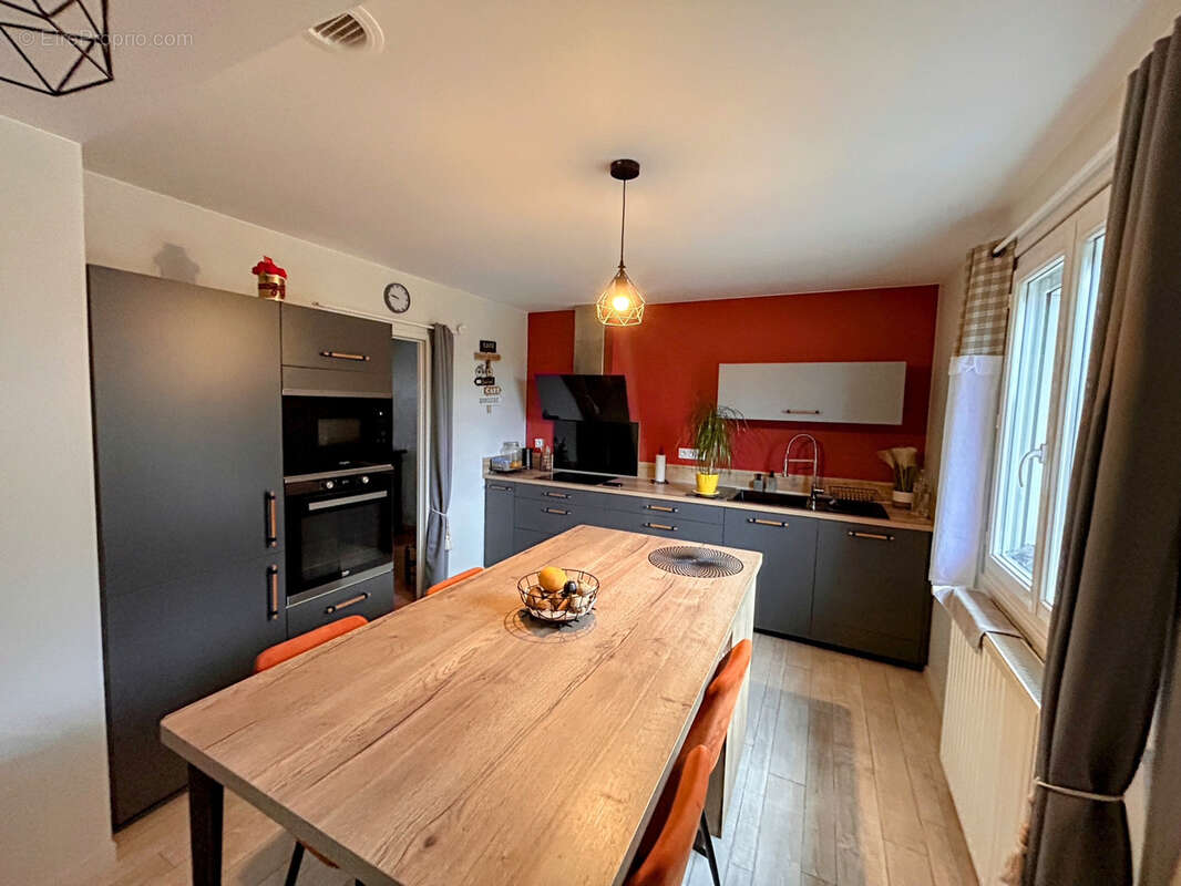 Maison à Ussel en CORREZE - photo 3