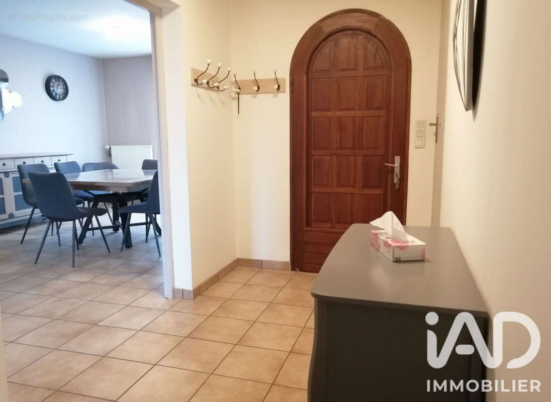Maison 148 m² à Ambrieres-Les-Vallees  - photo 4
