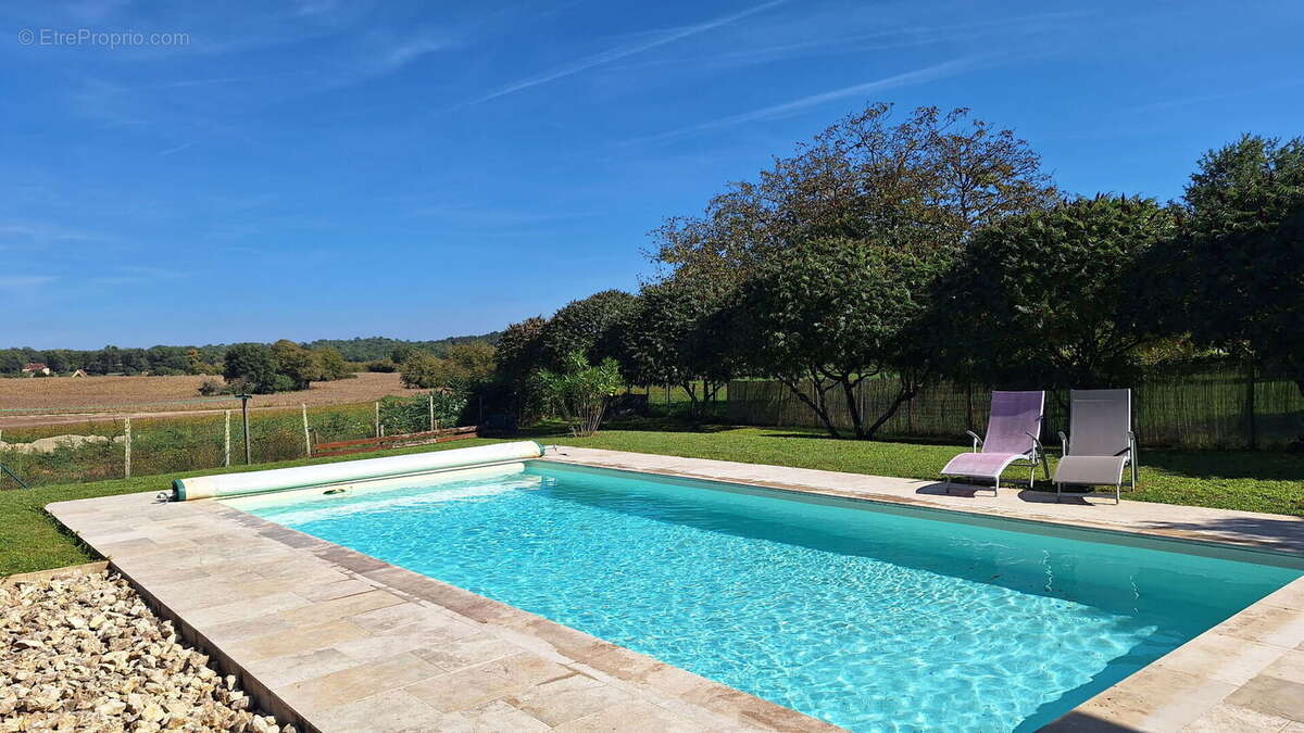 1000011980 - Maison à MEYRALS