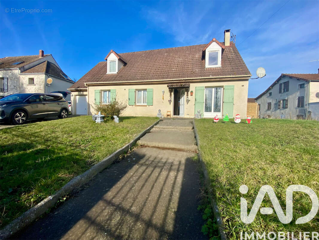 Photo 2 - Maison à CHEVRU