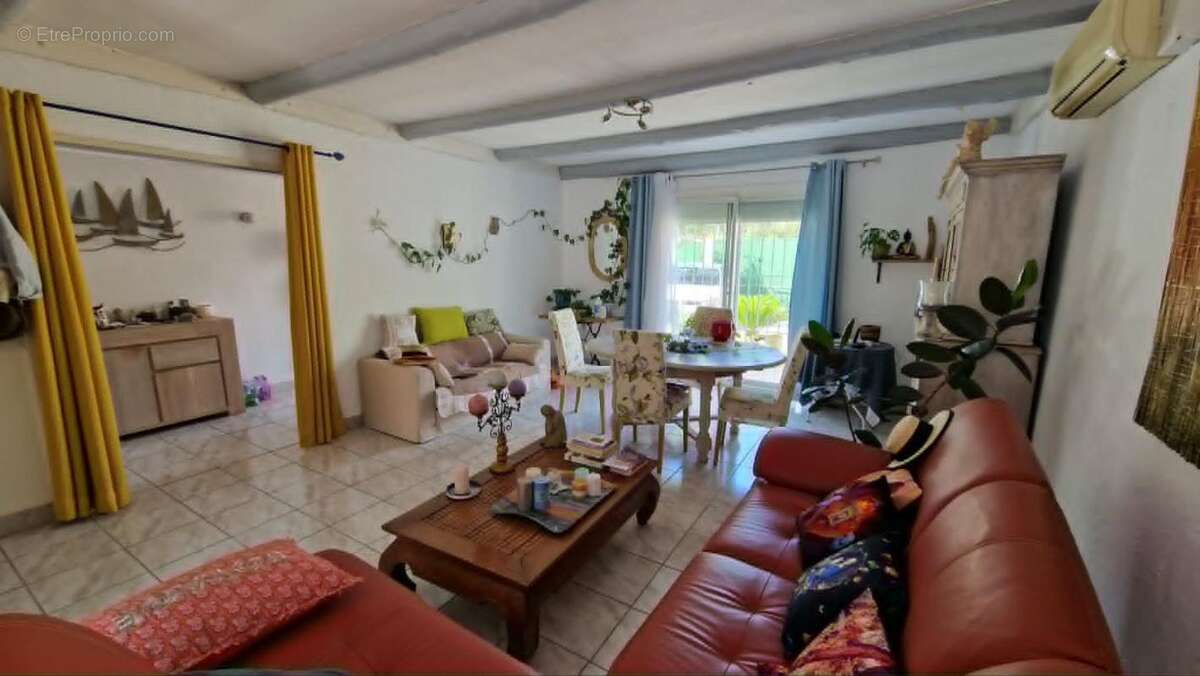 Maison à POUSSAN