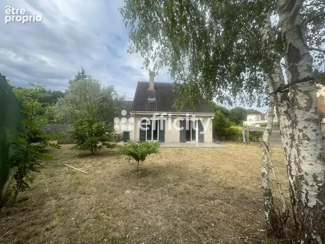 Maison 7 pièces 168 m² à vendre à Savigny-Le-Temple (77176) - photo 2
