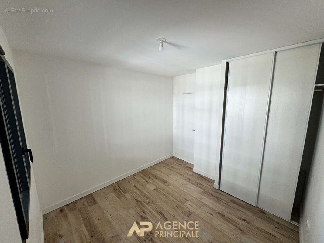 Appartement T4 / Terrasse / Parking / Cave - proche mer - La Rochelle - photo 11