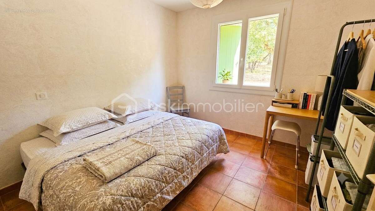 Villa de plain-pied t5 avec piscine, grand terrain et potentiel de studio indépendant – flassans-sur-issole - photo 14