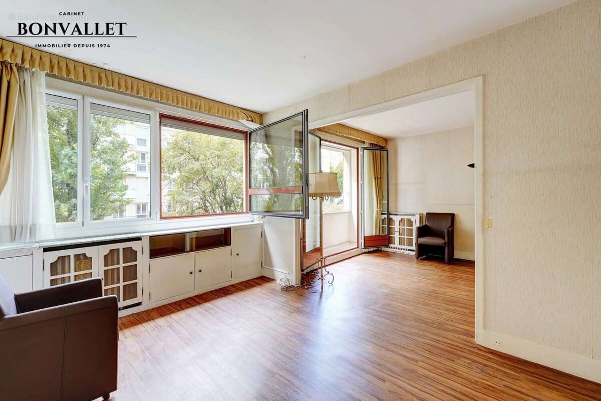 Appartement à PARIS-15E