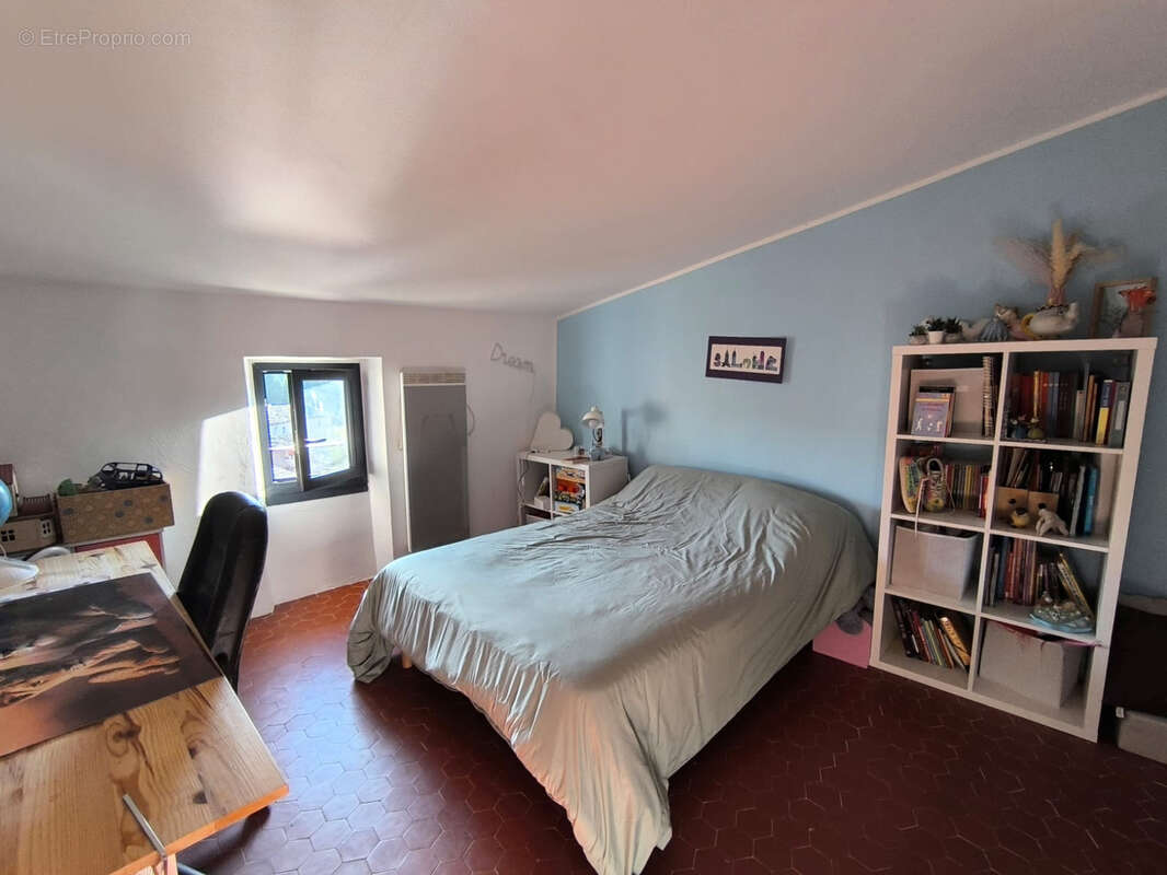 Maison à LA BASTIDE-DES-JOURDANS