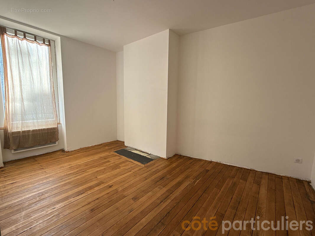 Maison à SAINT-AMAND-MONTROND