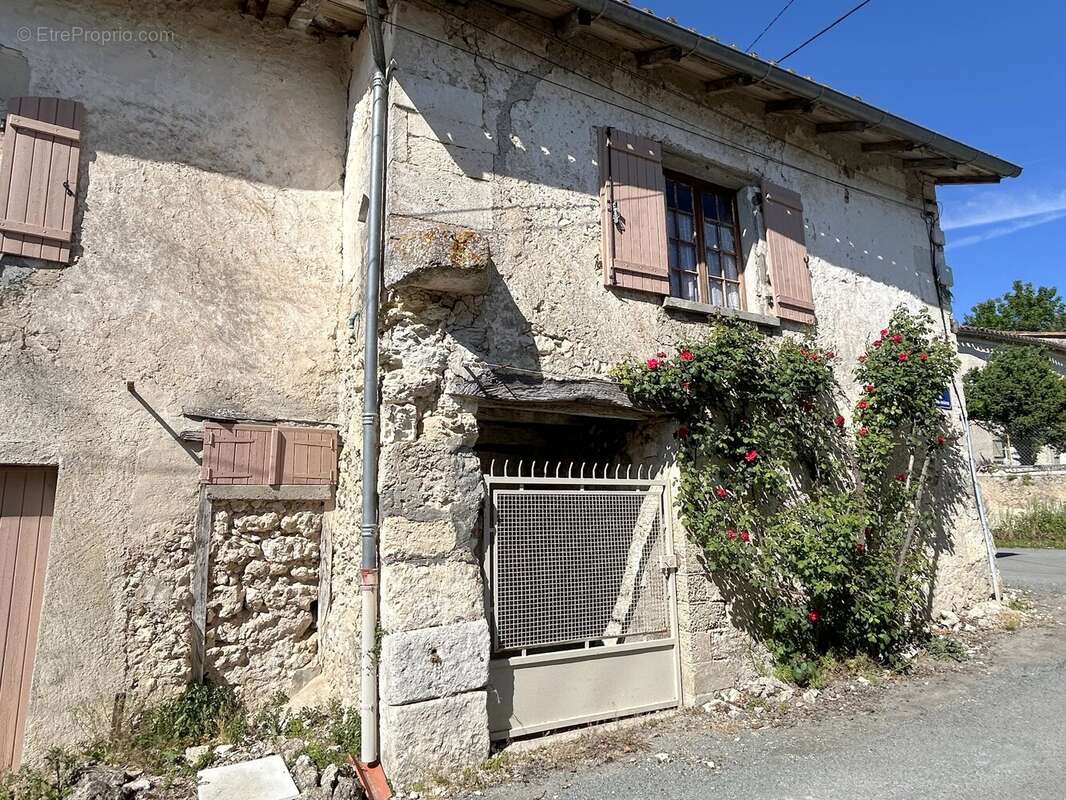 Maison à SAINT-PAUL-LIZONNE