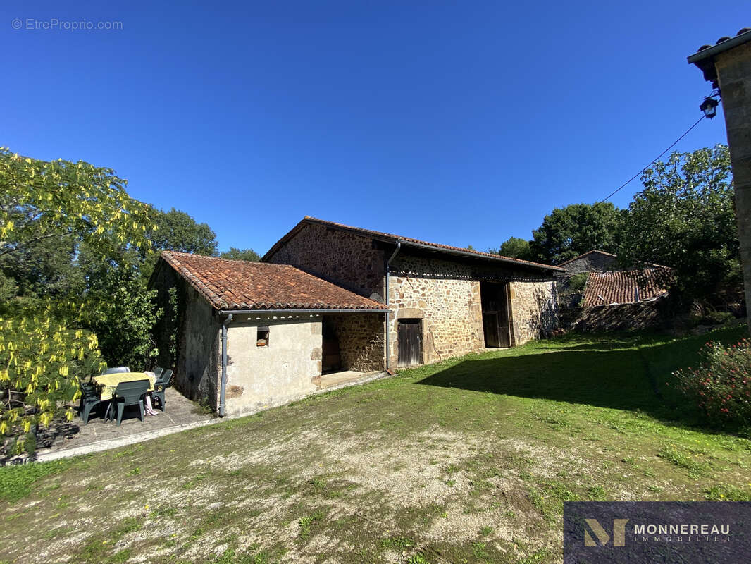 Maison à ECURAS