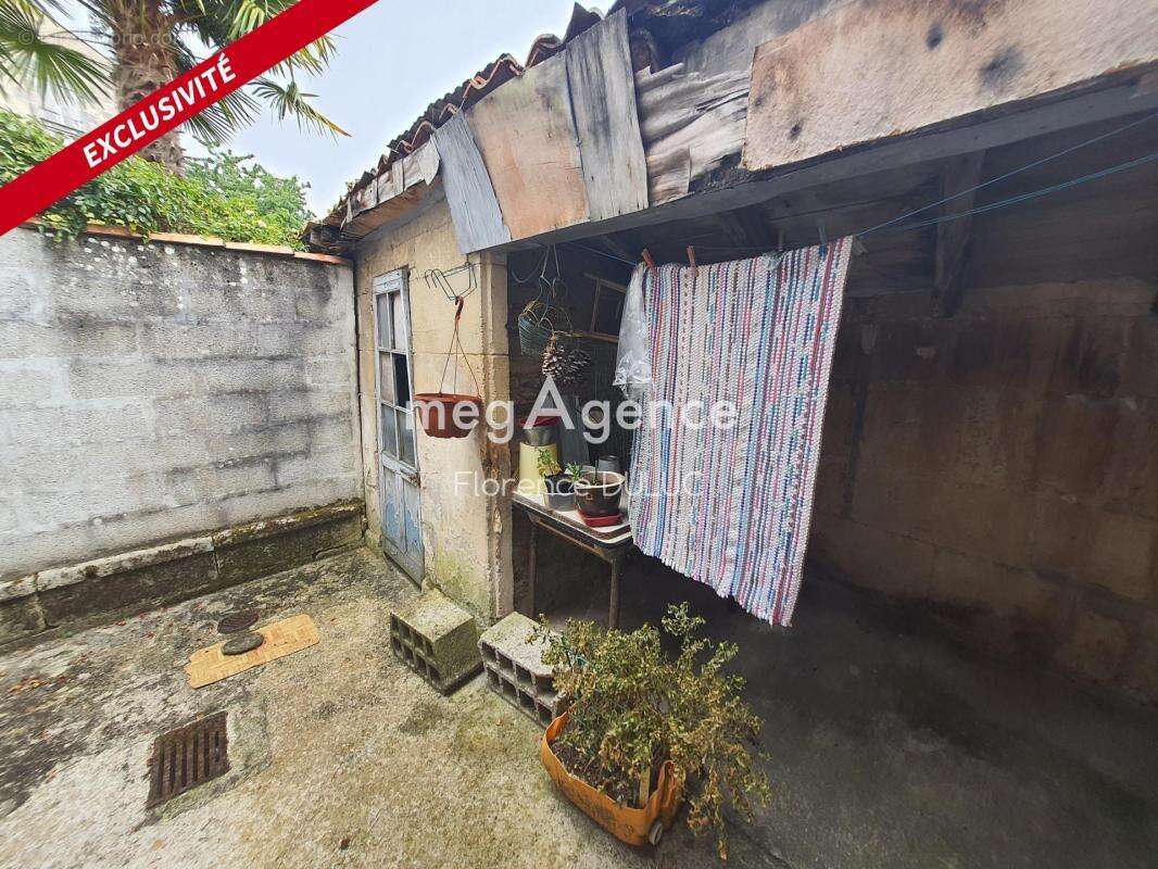 Appartement à SAINT-JEAN-D'ANGELY