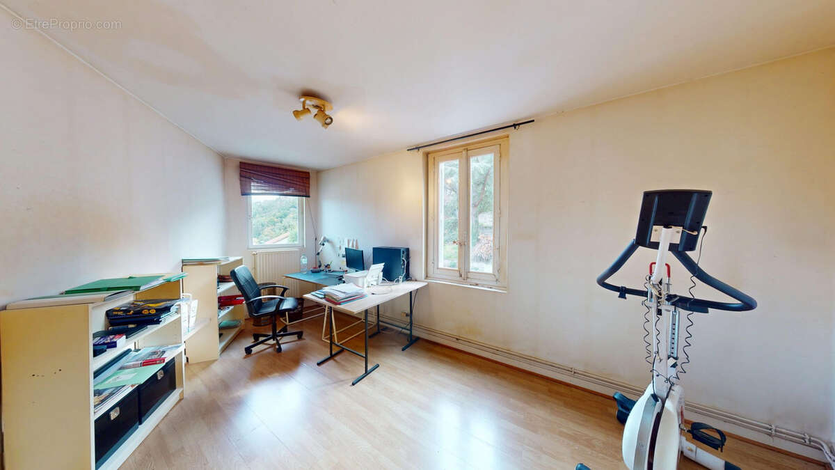 Maison 130 m² à Saint-Paul-En-Cornillon  - photo 6