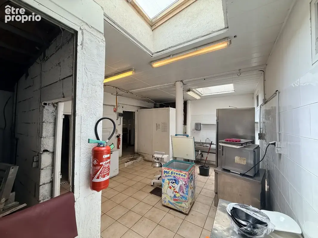 Local commercial 300 m2 à Vidauban - photo 10