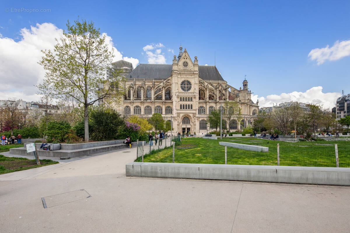 Appartement à PARIS-1E