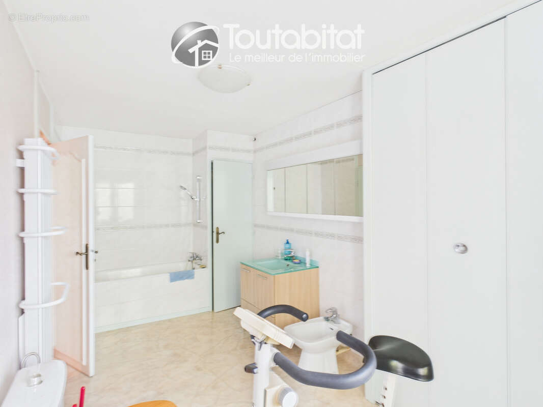 Maison 180 m² à Novy-Chevrieres  - photo 107