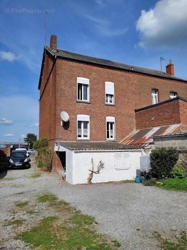 Maison à AVESNELLES
