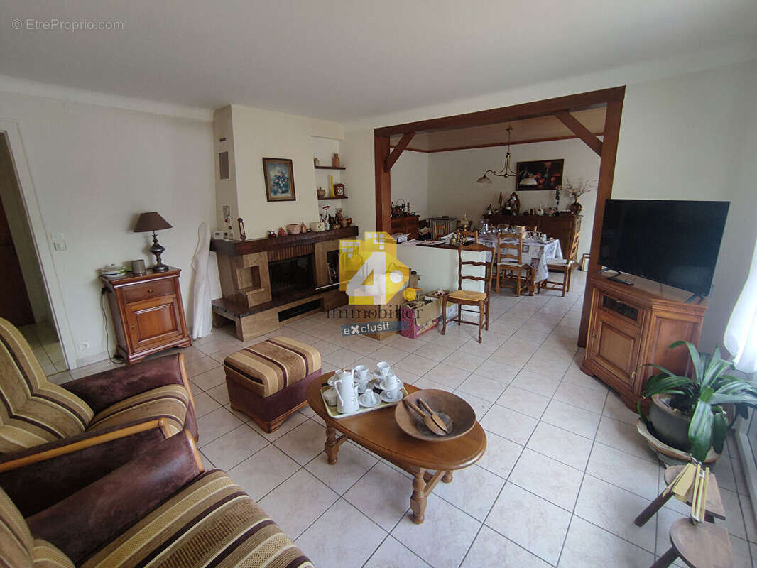 Maison à LA CHAPELLE-DES-MARAIS