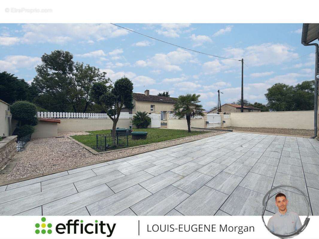 Maison à SAINT-MAURICE-LA-CLOUERE