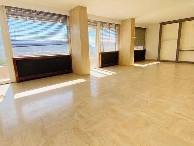 Appartement à MARSEILLE-9E