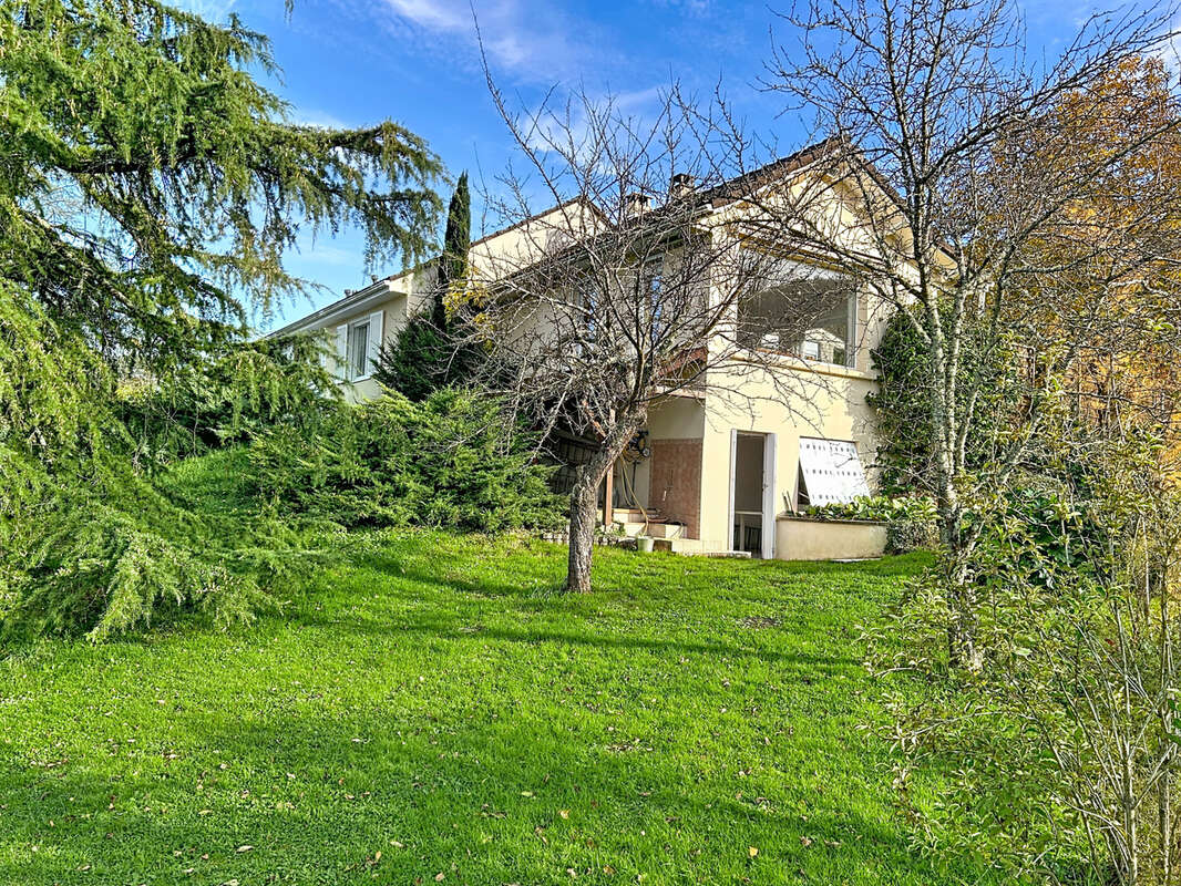 Maison à LISSAC-SUR-COUZE