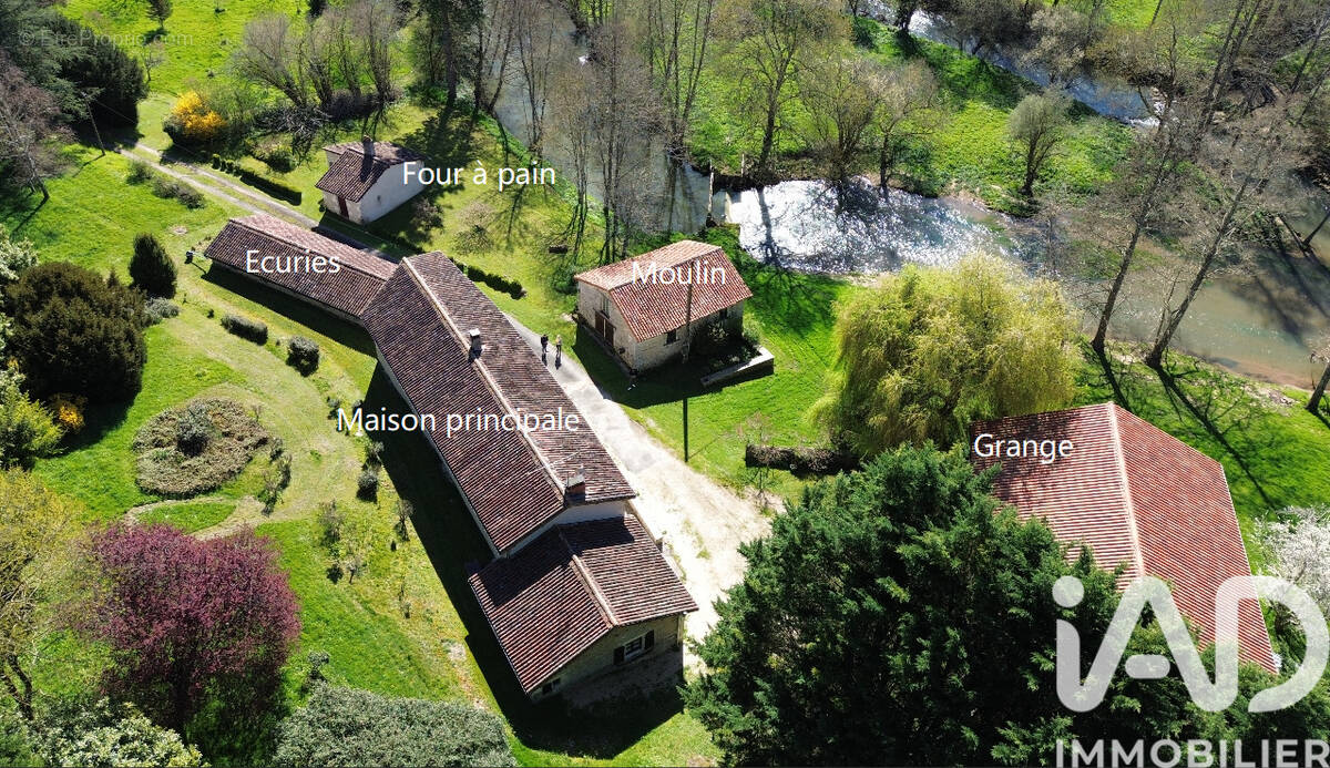 Photo 1 - Maison à CHARROUX