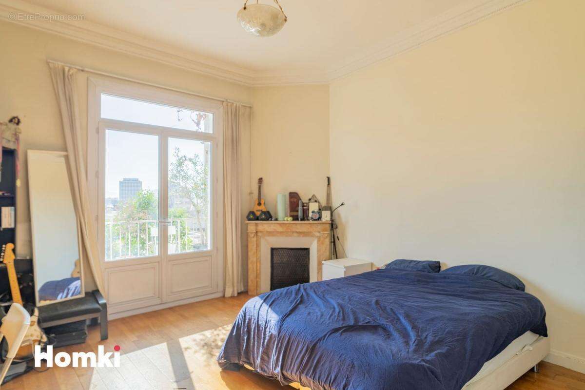 Appartement à MARSEILLE-6E