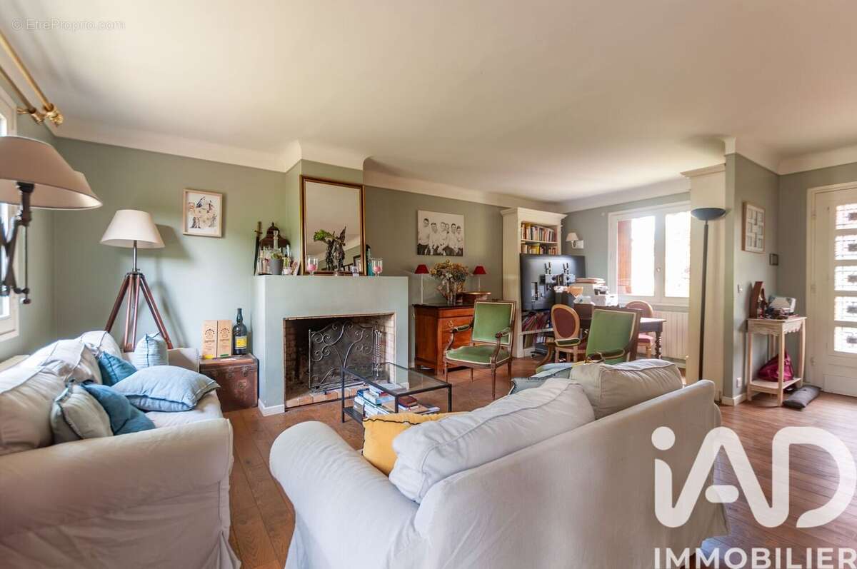 Photo 8 - Maison à LA CELLE-SAINT-CLOUD