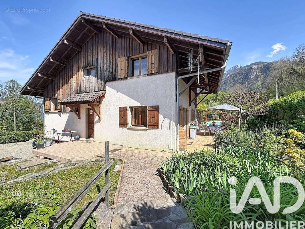 Photo 2 - Maison à SAINT-PIERRE-EN-FAUCIGNY