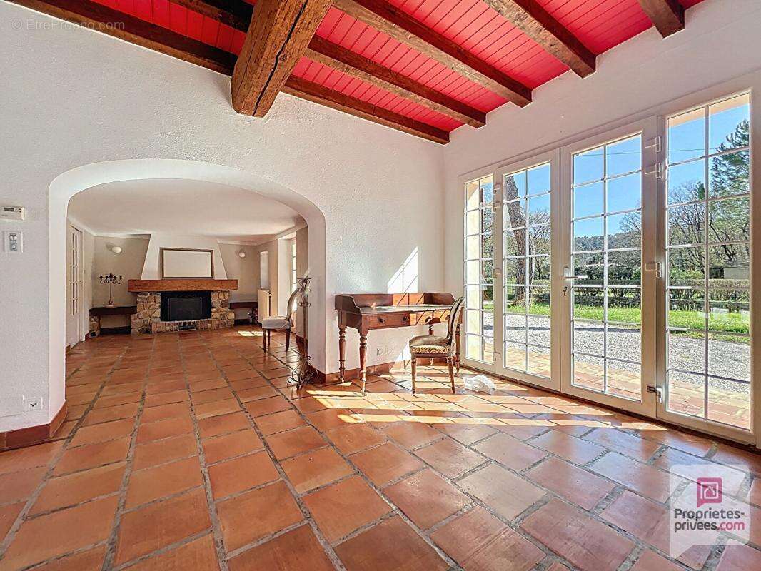 Maison à TOURVES