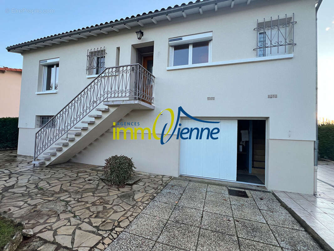 Maison à NIEUIL-L&#039;ESPOIR