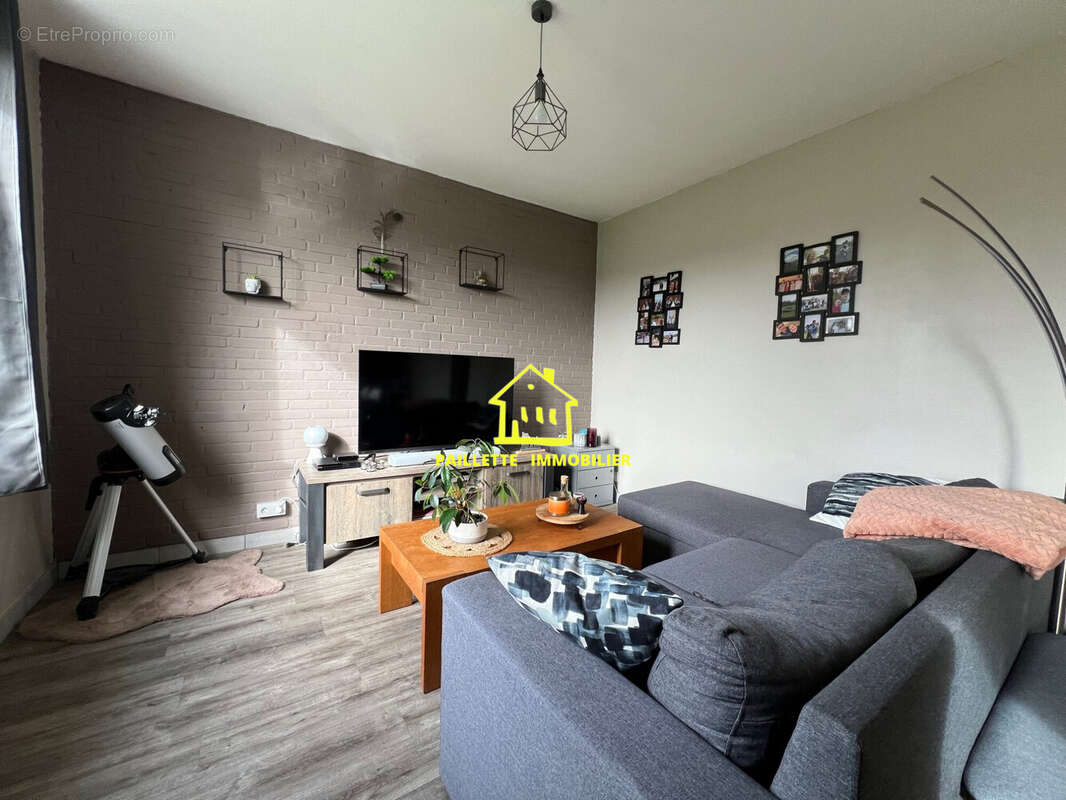 Maison à GRUCHET-LE-VALASSE