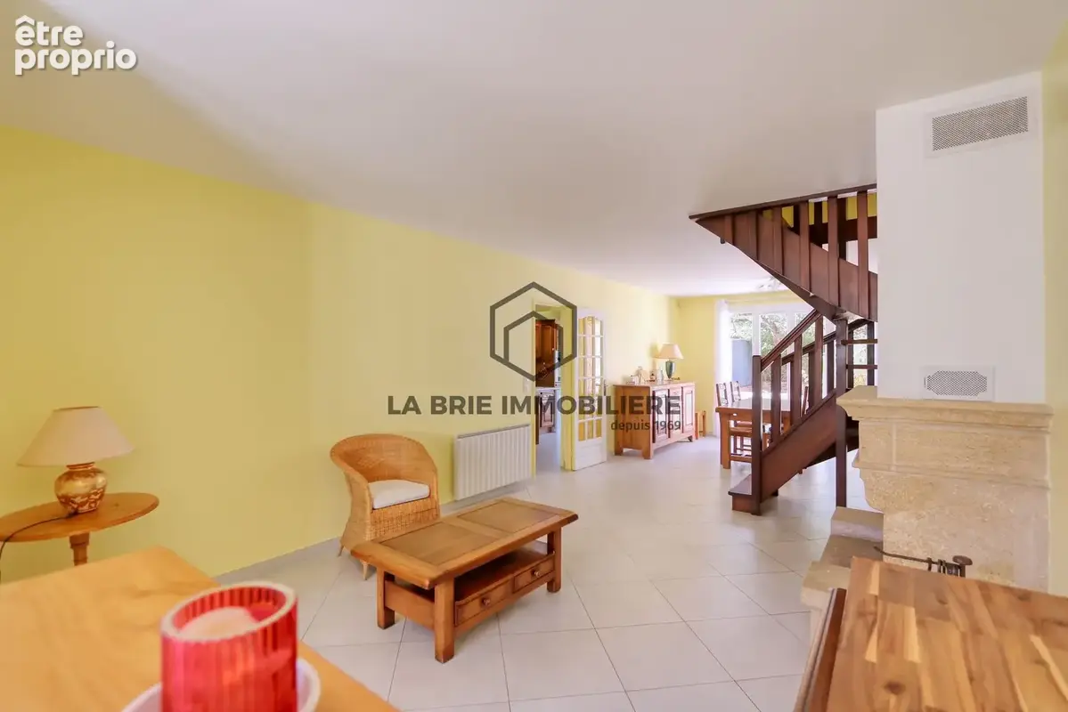 Maison 5 pièces 97 m² à vendre à Brie-Comte-Robert (77170) - photo 8
