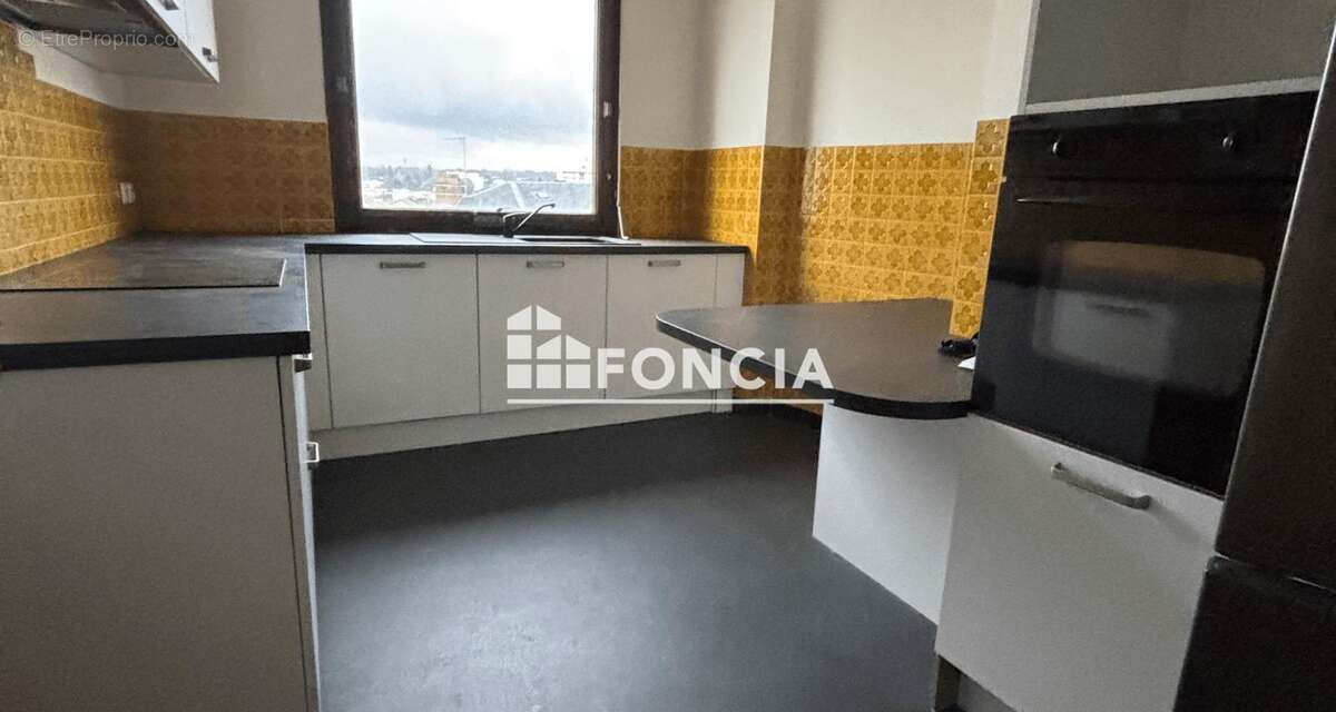 LIMOGES Centre Ville dans résidence avec ascenseur - photo 2