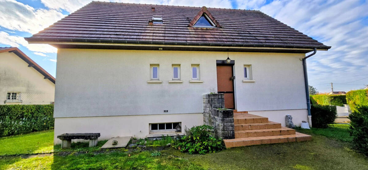 Maison à BELLENEUVE