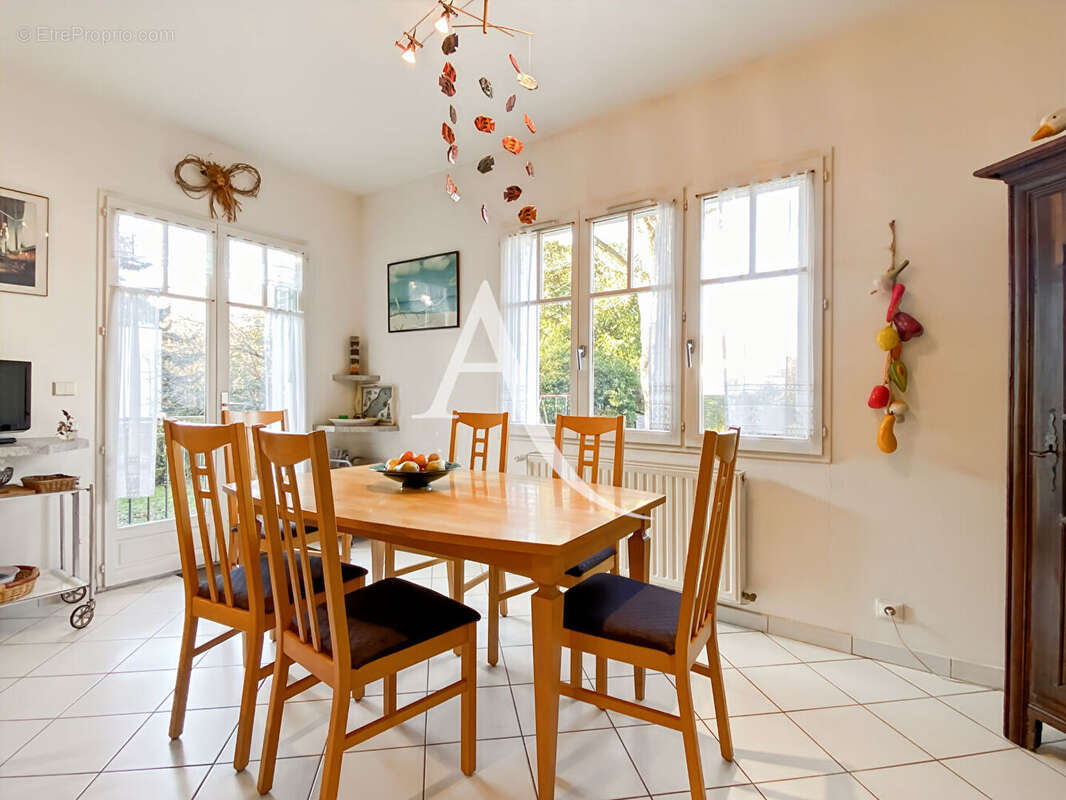 Maison à BOIS-D'ARCY