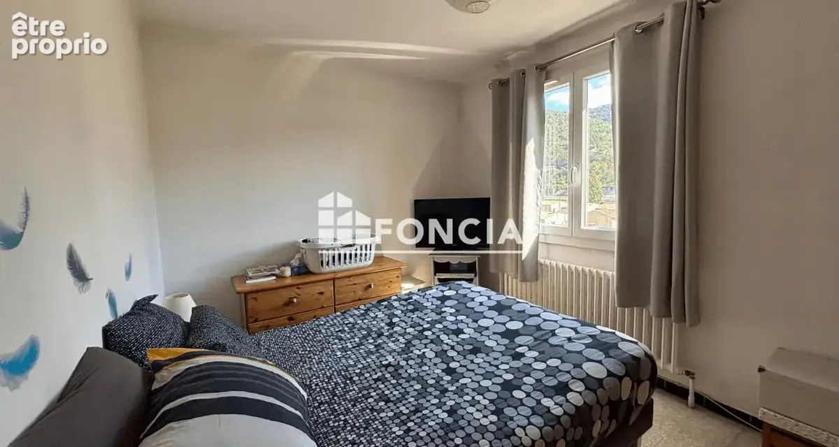 Digne, appartement de type 4 avec balcon, cave et garare - photo 6