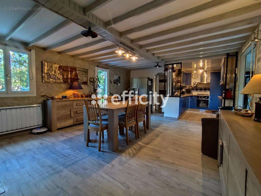 Maison à SAINTE-GAUBURGE-SAINTE-COLOMBE