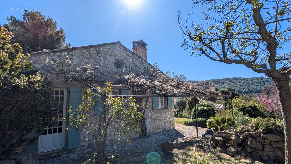 Maison à LE CASTELLET
