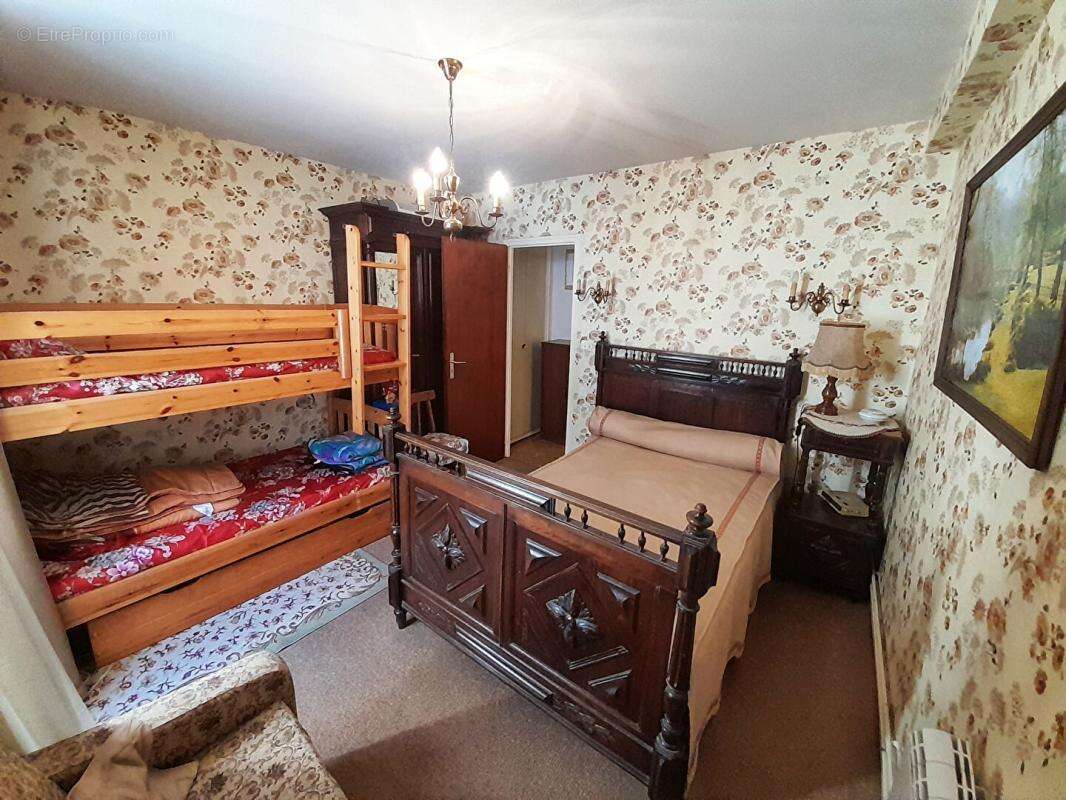 Appartement à EAUX-BONNES