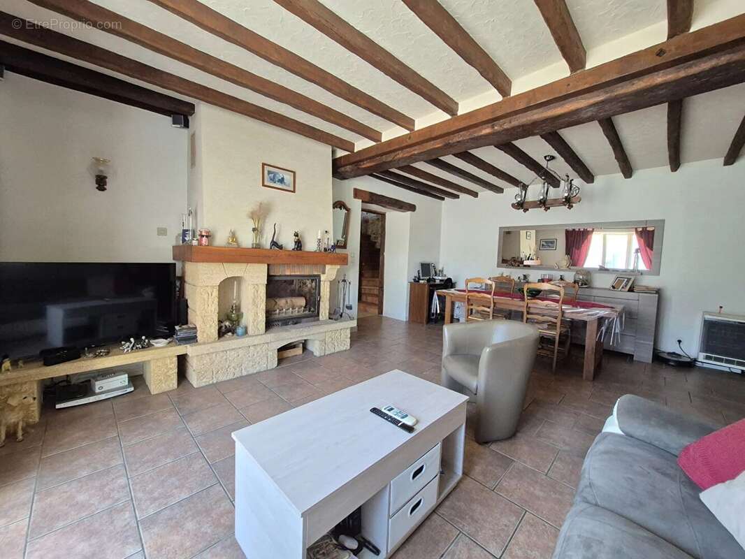 Maison à LA CHAPELLE-VENDOMOISE