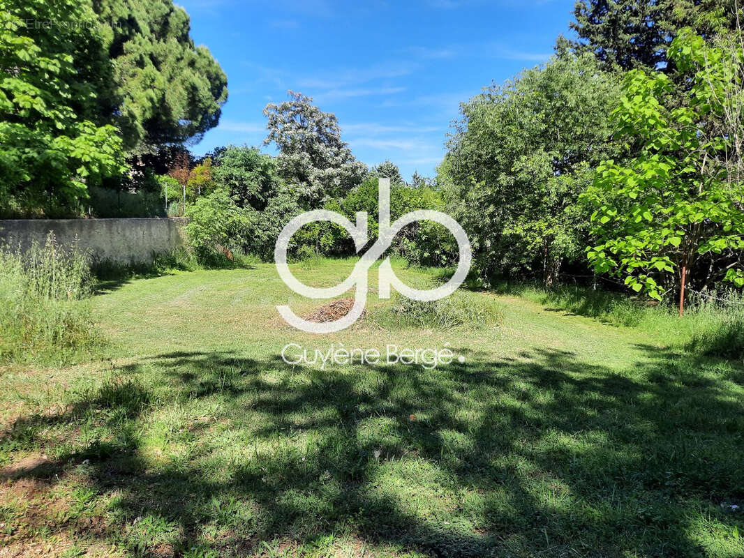 Terrain à LA BOISSIERE